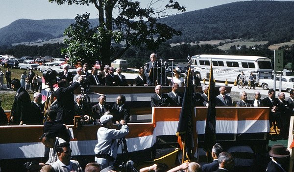 Opening ceremonies for the Exit 211 to New York state line section