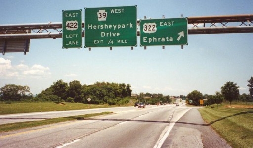 US 422 eastbound at the eastern section's eastern terminus
