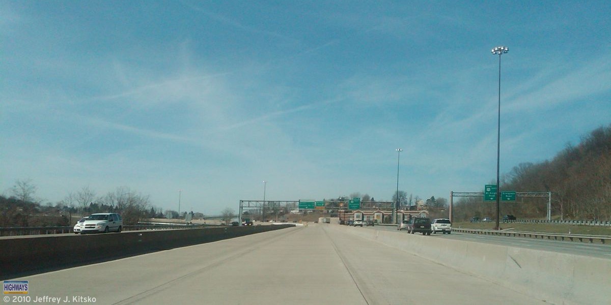 Approaching the McKnight Road interchange.